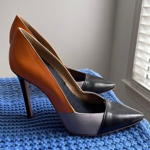 BCBGMAXAZRIA gorgeous multicolor high heels. Italian